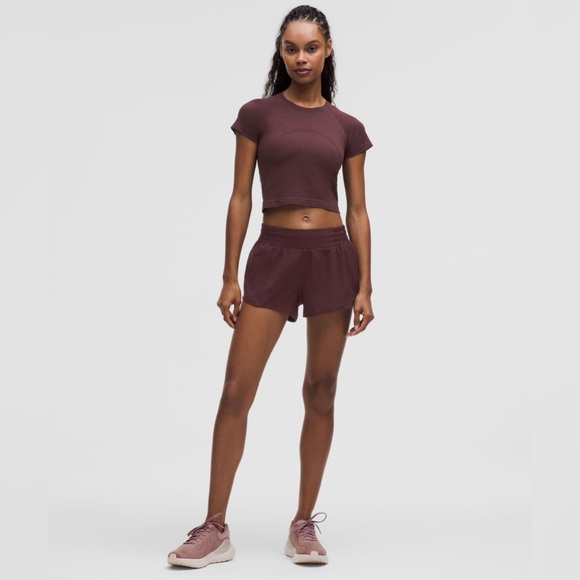 Lululemon Hotty Hot High-Rise Lined Short 2.5” - Goodnight Plum, Size 4 - Picture 2 of 6